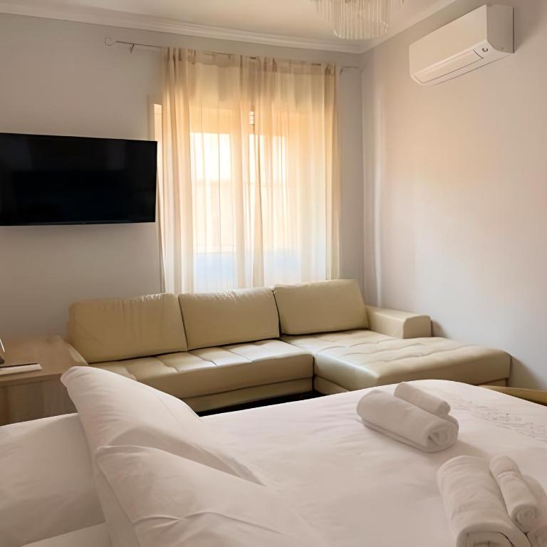 SR Guesthouse - Camera Matrimoniale con Bagno in Comune - 1