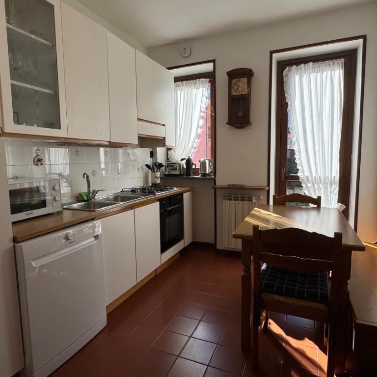 Casa Clivia - 3 br apartment with lake view - Three-Bedroom Apartment - 5
