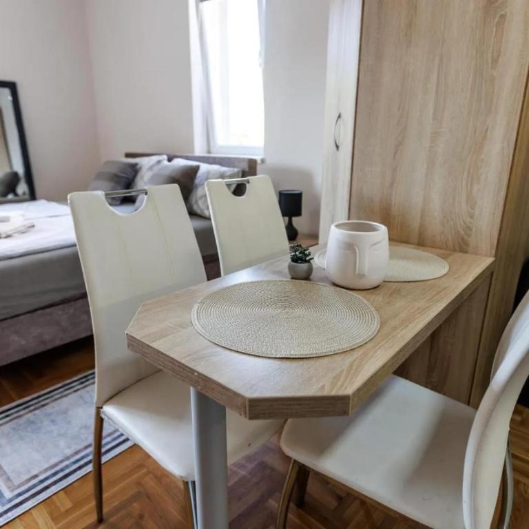 MO Center Apartment - One-Bedroom Apartment - 12