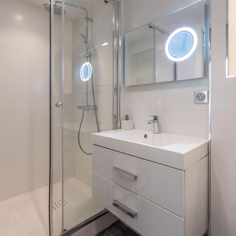 2 pièces Moderne FELIX FAURE-VIEUX PORT A1B232 - Appartement 1 Chambre Supérieur - 13