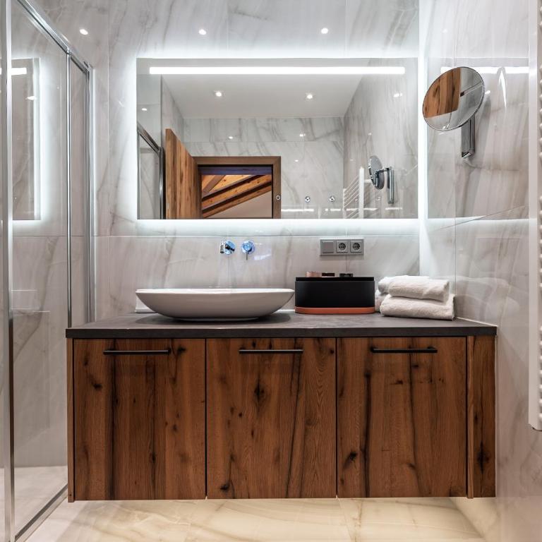 Hotel Vier Jahreszeiten - Junior Suite mit Balkon - 3