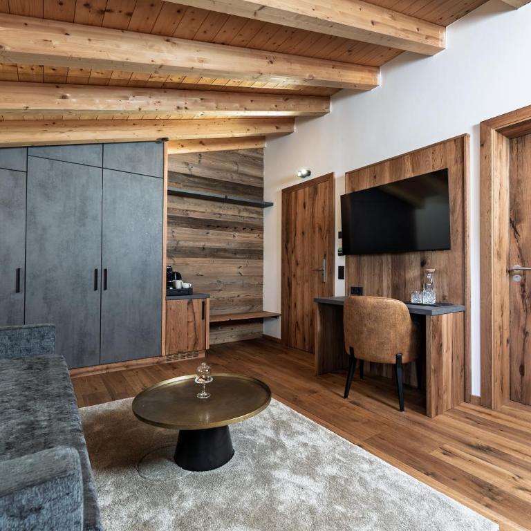 Hotel Vier Jahreszeiten - Junior Suite mit Balkon - 2