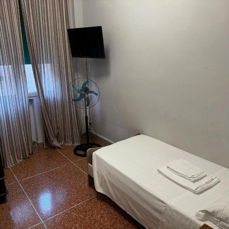 City Room's - Standard Single Room with Shared Bathroom - 1