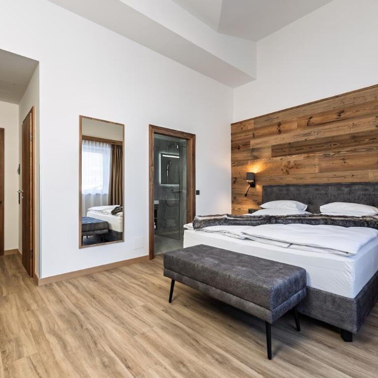Hotel Vier Jahreszeiten - Superior Doppel- oder Zweibettzimmer - 3