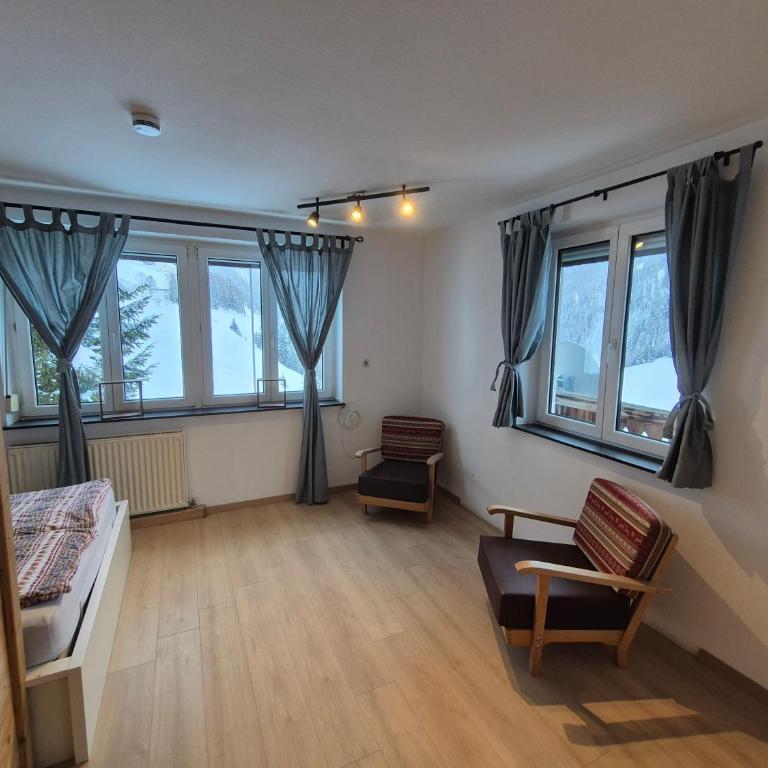 Spiss 21 - Doppelzimmer mit Bergblick - 6