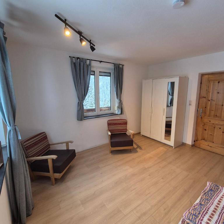 Spiss 21 - Doppelzimmer mit Bergblick - 7