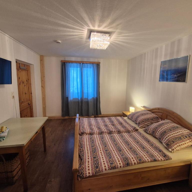 Spiss 21 - Doppelzimmer mit Bergblick - 4