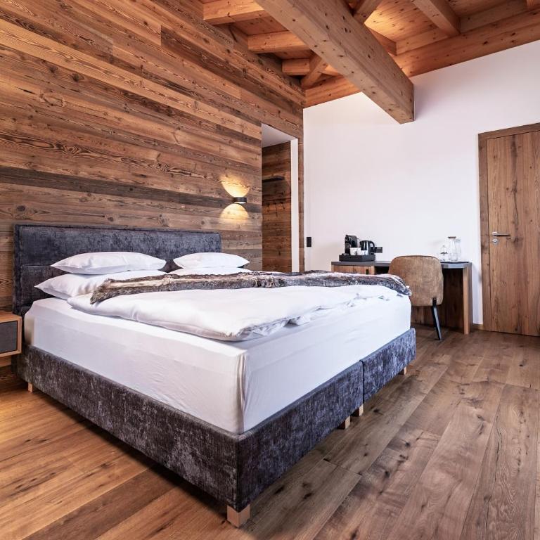 Hotel Vier Jahreszeiten - Superior Suite - 2