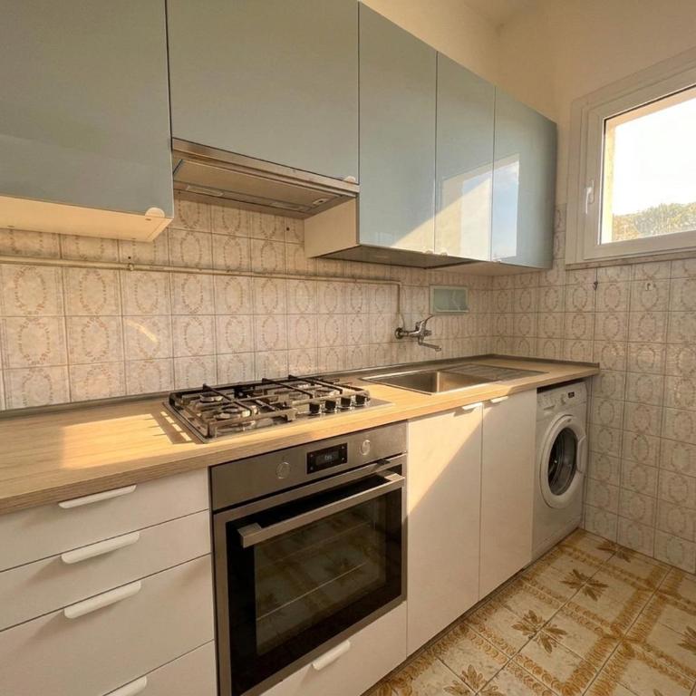 3 Trilocale fronte mare - Appartamento con 2 Camere da Letto - 6