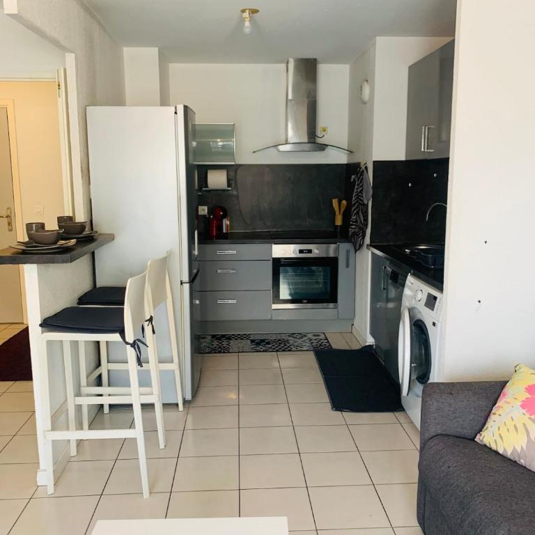 Agréable 2 pièces climatisé parking gratuit - Apartamento de 1 dormitorio - 4