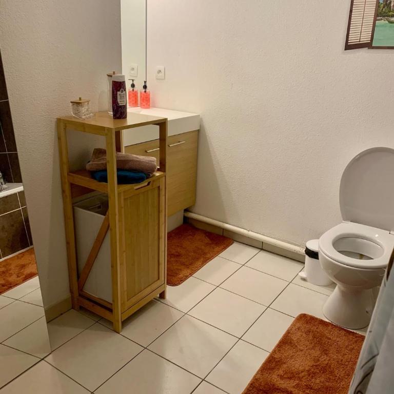 Agréable 2 pièces climatisé parking gratuit - Apartamento de 1 dormitorio - 6