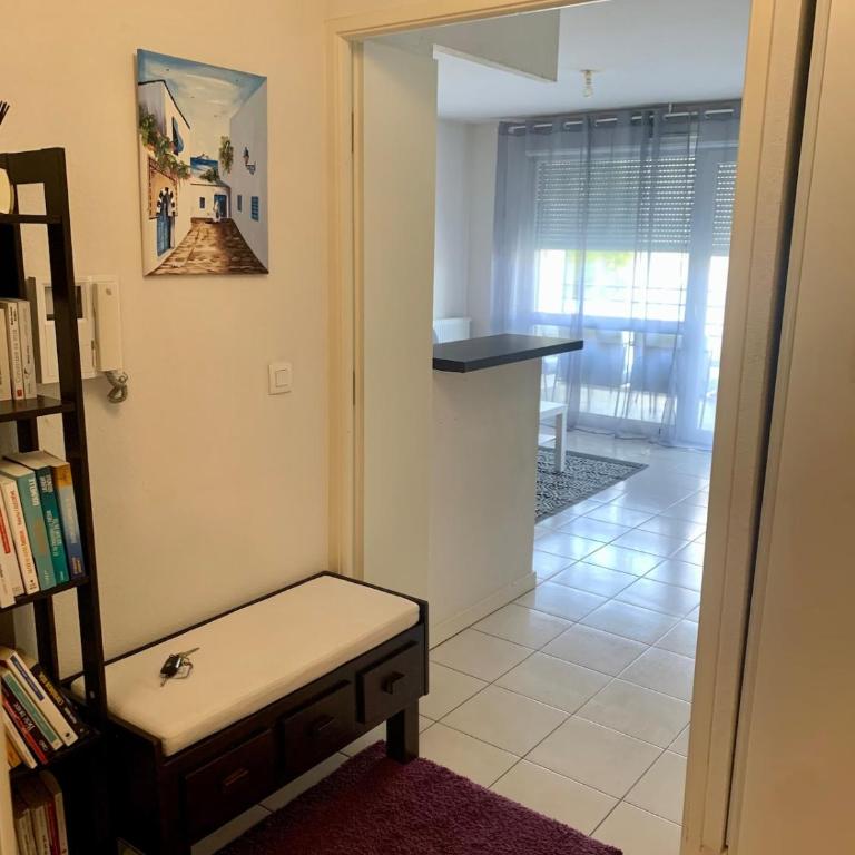 Agréable 2 pièces climatisé parking gratuit - Apartamento de 1 dormitorio - 7