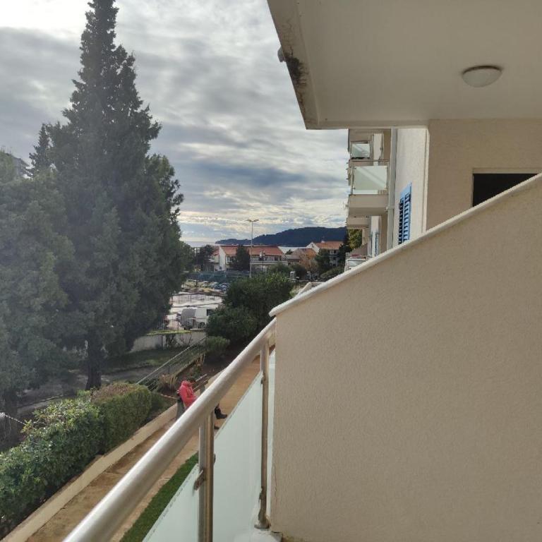 Komforan apartman u Irskom kompleksu, Bečići, blizu mora sa parkingom - Apartman sa 1 Spavaćom Sobom - 1