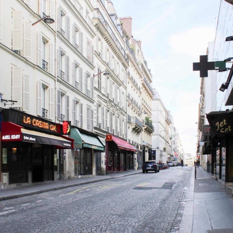 Studio - 2P - Champs Elysées - Studio - 24