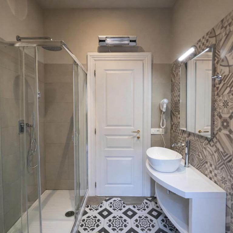 Bramble Luxury Suites - Camera Matrimoniale Deluxe - 4