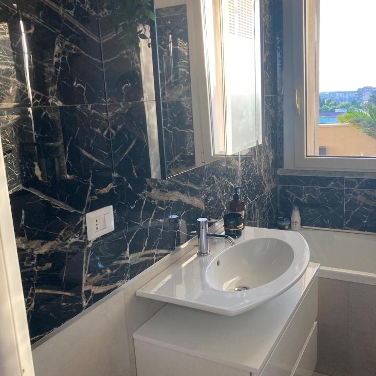 Terrazza su Roma vicino metro B e Stazione Tiburtina - Appartamento con 1 Camera da Letto con Balcone e Vista Città - 32