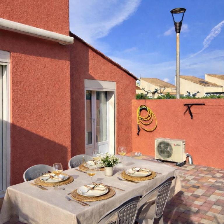 Clos des pins- Climatisation-Parking-Draps By LCG - Two-Bedroom House - 15