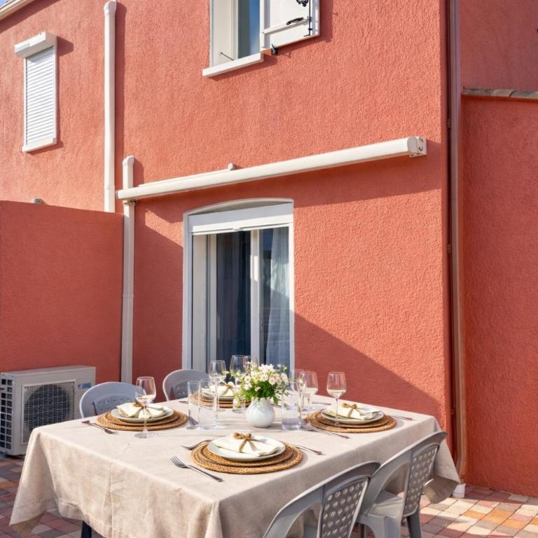 Clos des pins- Climatisation-Parking-Draps By LCG - Two-Bedroom House - 4