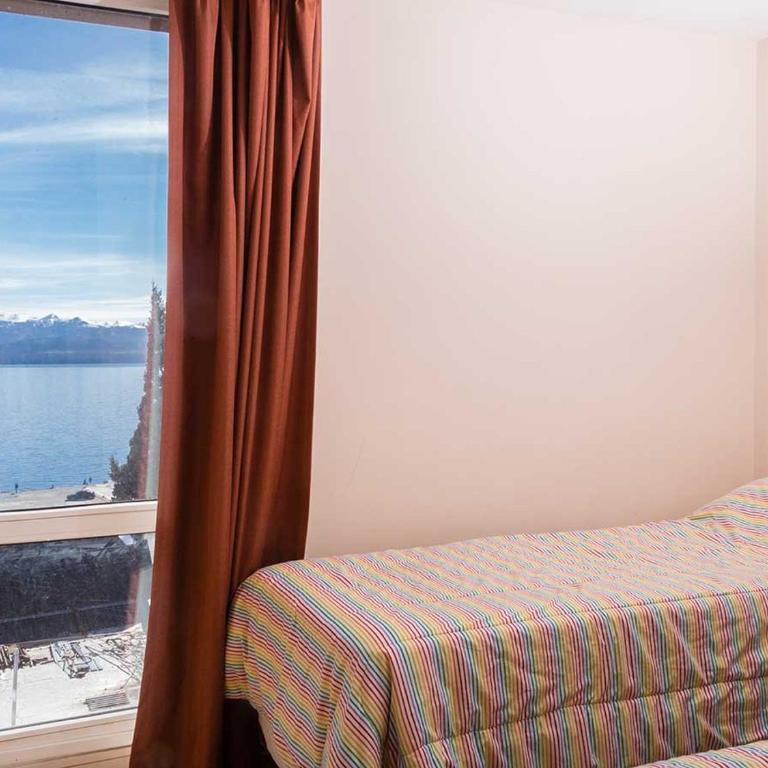 Bariloche centro, varios edificios, San Martin 460, Mitre 670 y Pannozzi 63 - Apartamento de 2 dormitorios con vistas al lago - 12