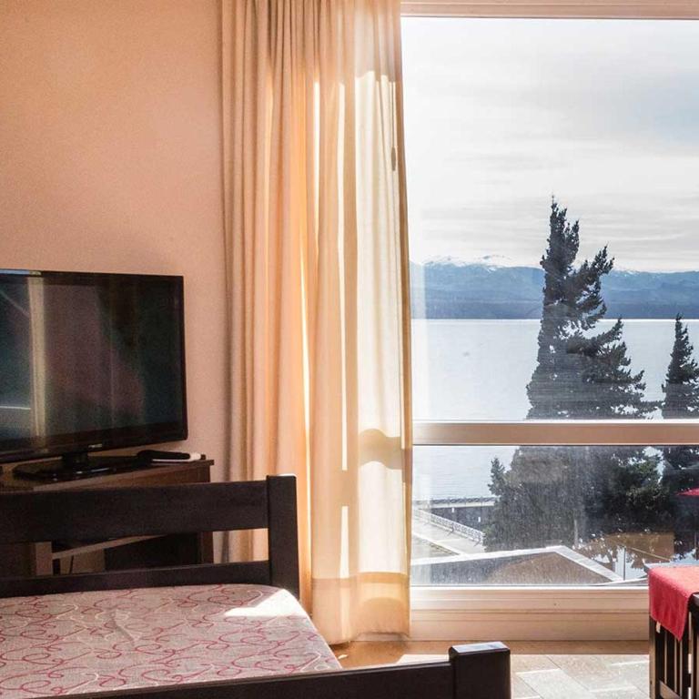 Bariloche centro, varios edificios, San Martin 460, Mitre 670 y Pannozzi 63 - Apartamento de 2 dormitorios con vistas al lago - 9