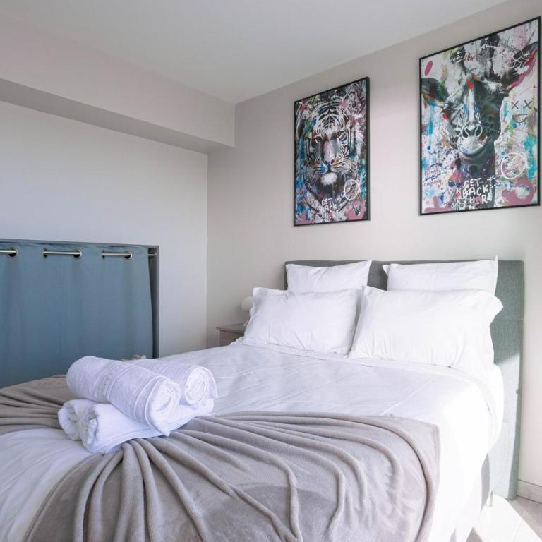 Blue Riviera - Terrace with sea view, pool, modern, spacious, AC - Apartment - 17
