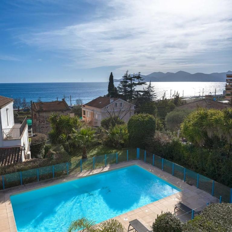 Blue Riviera - Terrace with sea view, pool, modern, spacious, AC - Apartment - 16
