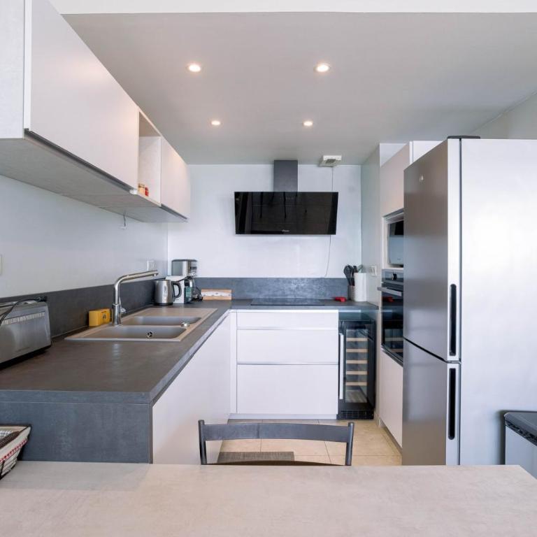 Blue Riviera - Terrace with sea view, pool, modern, spacious, AC - Apartment - 22