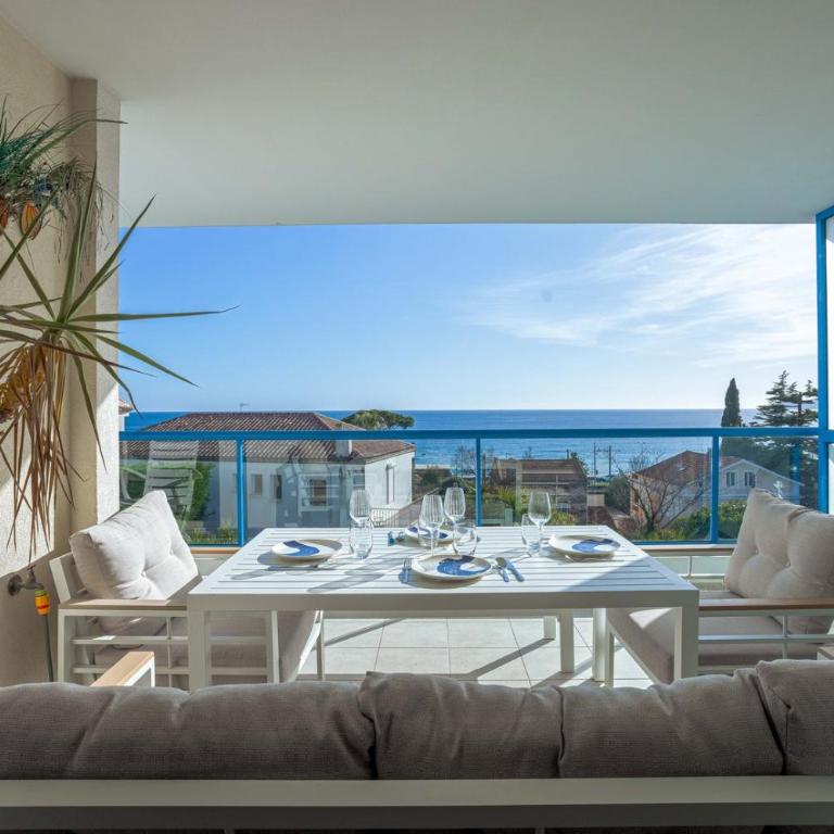 Blue Riviera - Terrace with sea view, pool, modern, spacious, AC - Apartment - 1