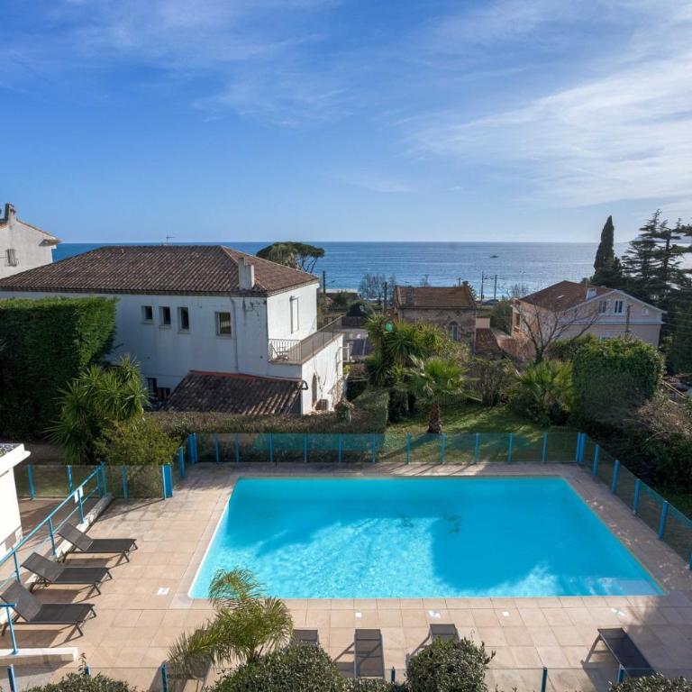 Blue Riviera - Terrace with sea view, pool, modern, spacious, AC - Apartment - 6