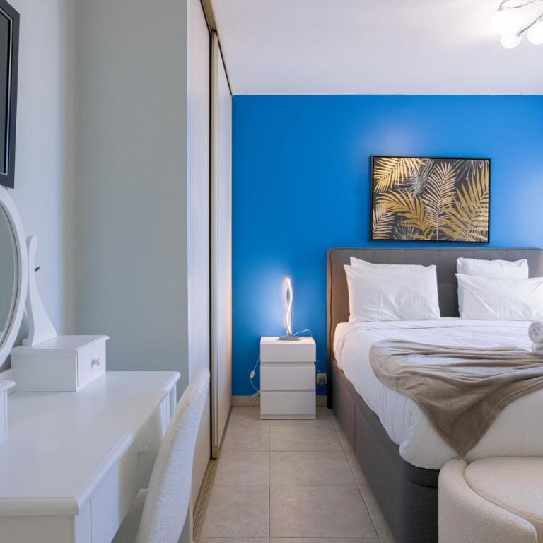 Blue Riviera - Terrace with sea view, pool, modern, spacious, AC - Apartment - 31