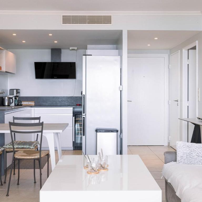 Blue Riviera - Terrace with sea view, pool, modern, spacious, AC - Apartment - 18