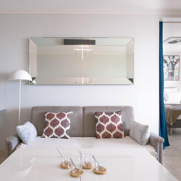 Blue Riviera - Terrace with sea view, pool, modern, spacious, AC - Apartment - 21