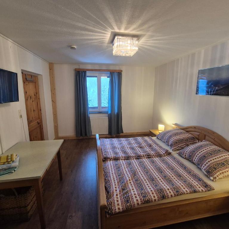 Spiss 21 - Doppelzimmer mit Bergblick - 11