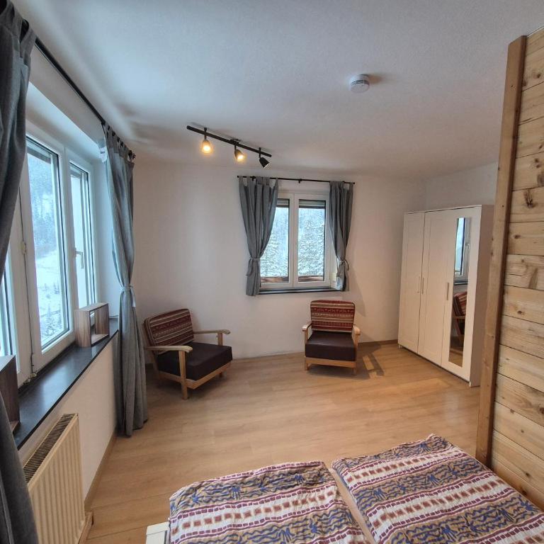 Spiss 21 - Doppelzimmer mit Bergblick - 12