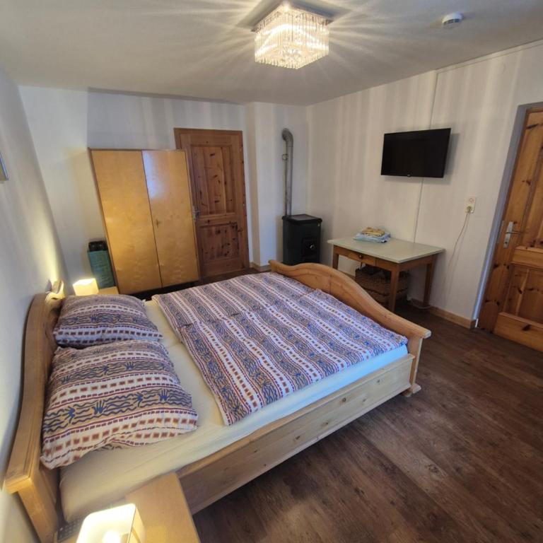 Spiss 21 - Doppelzimmer mit Bergblick - 13