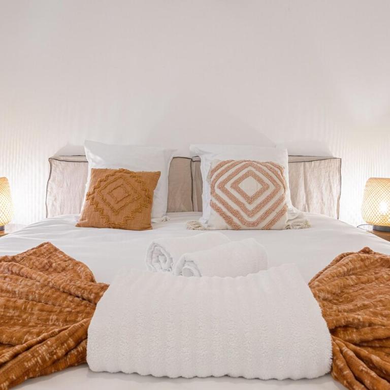 Josi - 2 chambres, central, 10mn du Palais&Plages, neuf, clim - Apartment - 20