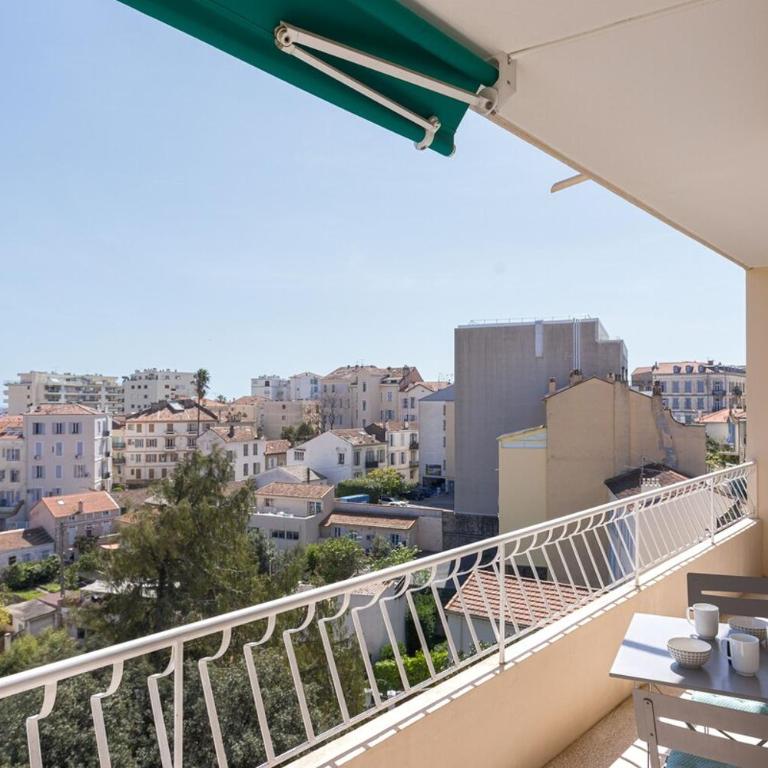 Perchoir - Balcon, vue sur la ville, Palais&Plages - Apartment - 1