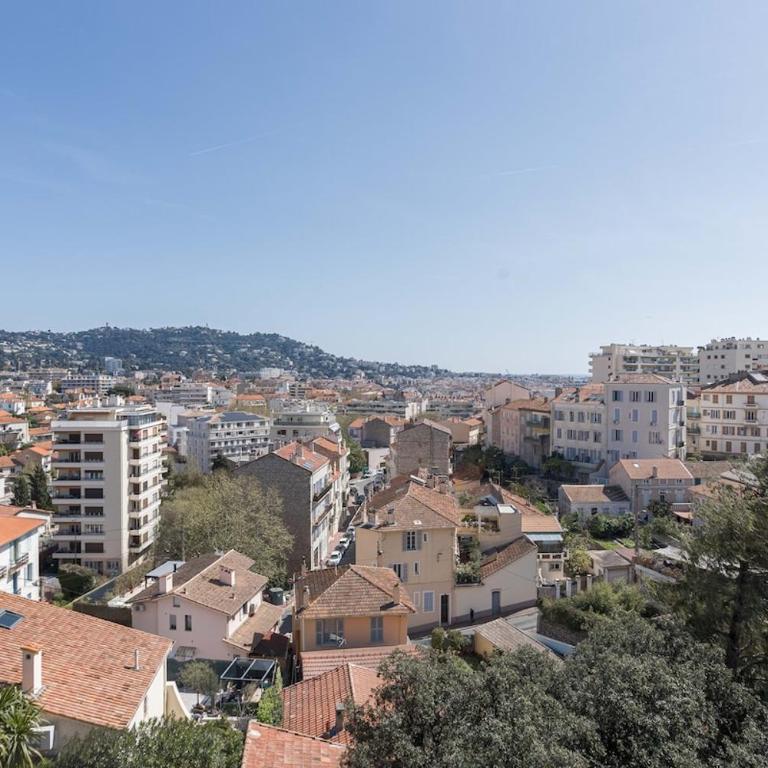 Perchoir - Balcon, vue sur la ville, Palais&Plages - Apartment - 5