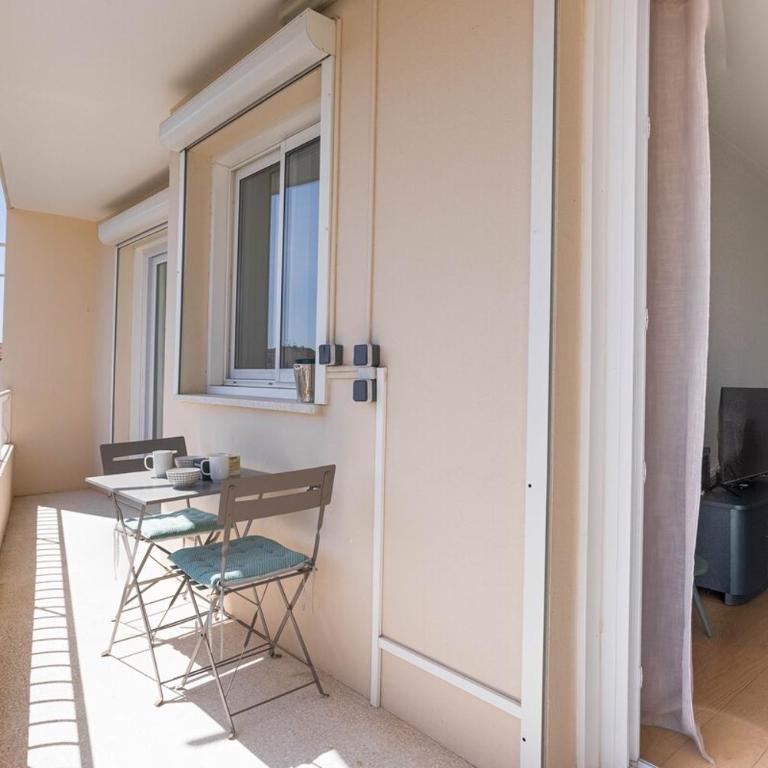 Perchoir - Balcon, vue sur la ville, Palais&Plages - Apartment - 6