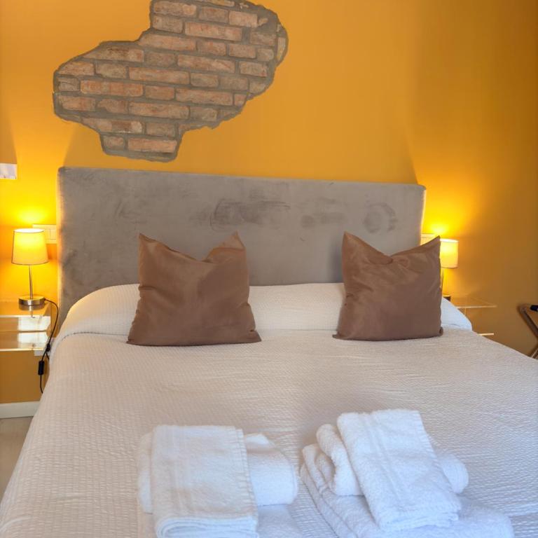Forum Guest House FREE Private Parking - Camera Tripla con Bagno - 13
