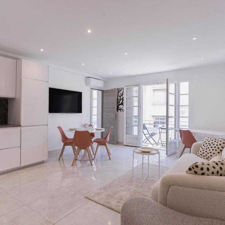 Cannes Molière - Palais, Plage, Balcon, Clim et Centre ville - Apartment - 1