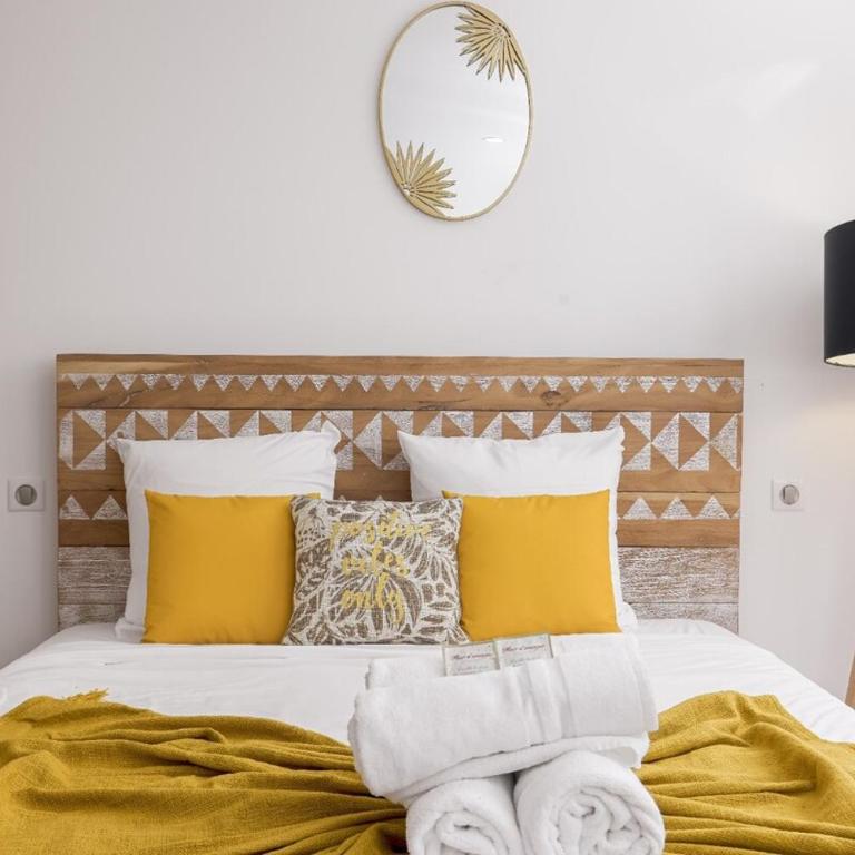 Good Vibes - 10mn from harbor, 5mn from Palais and train station, central, AC, comfy - Apartment - 15