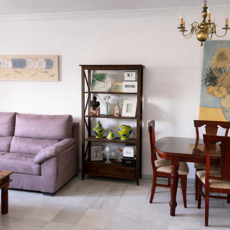 Apartamento 3 dormitorios con garaje y wifi gratis a pocos minutos del centro de Jerez - Apartamento Superior con 3 dormitorios - 35