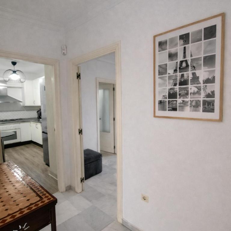Apartamento 3 dormitorios con garaje y wifi gratis a pocos minutos del centro de Jerez - Apartamento Superior con 3 dormitorios - 44