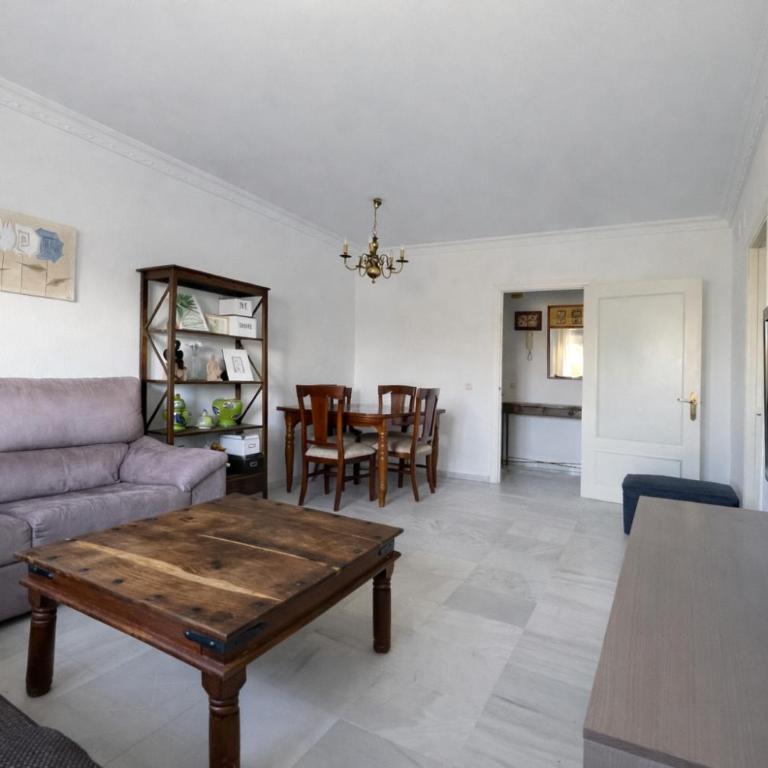 Apartamento 3 dormitorios con garaje y wifi gratis a pocos minutos del centro de Jerez - Apartamento Superior con 3 dormitorios - 39