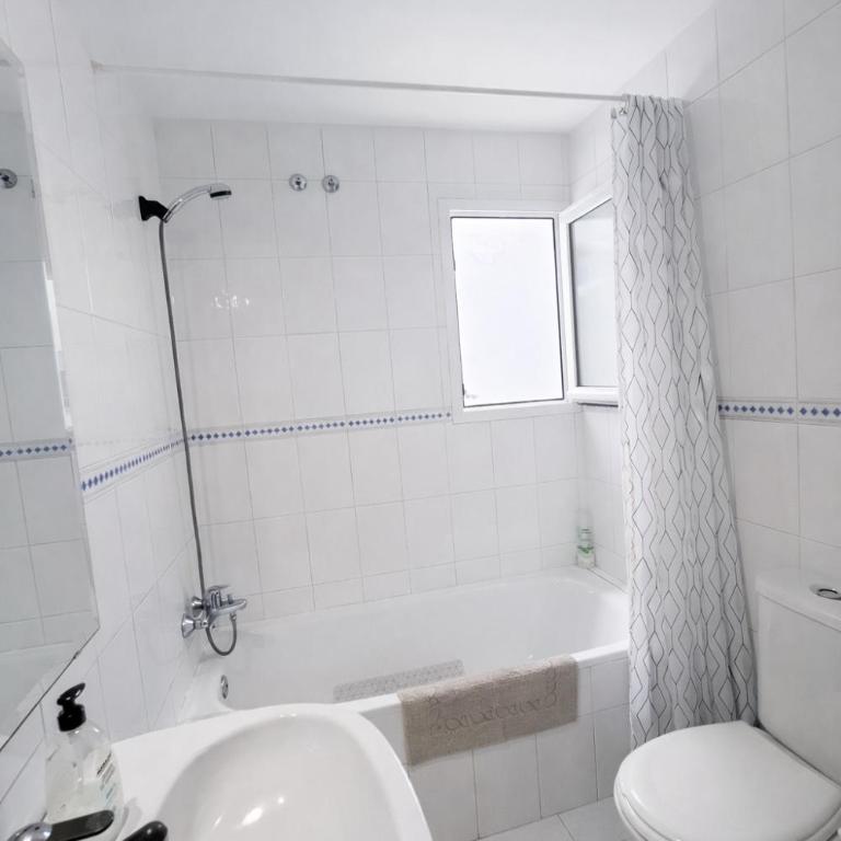 Apartamento 3 dormitorios con garaje y wifi gratis a pocos minutos del centro de Jerez - Apartamento Superior con 3 dormitorios - 27
