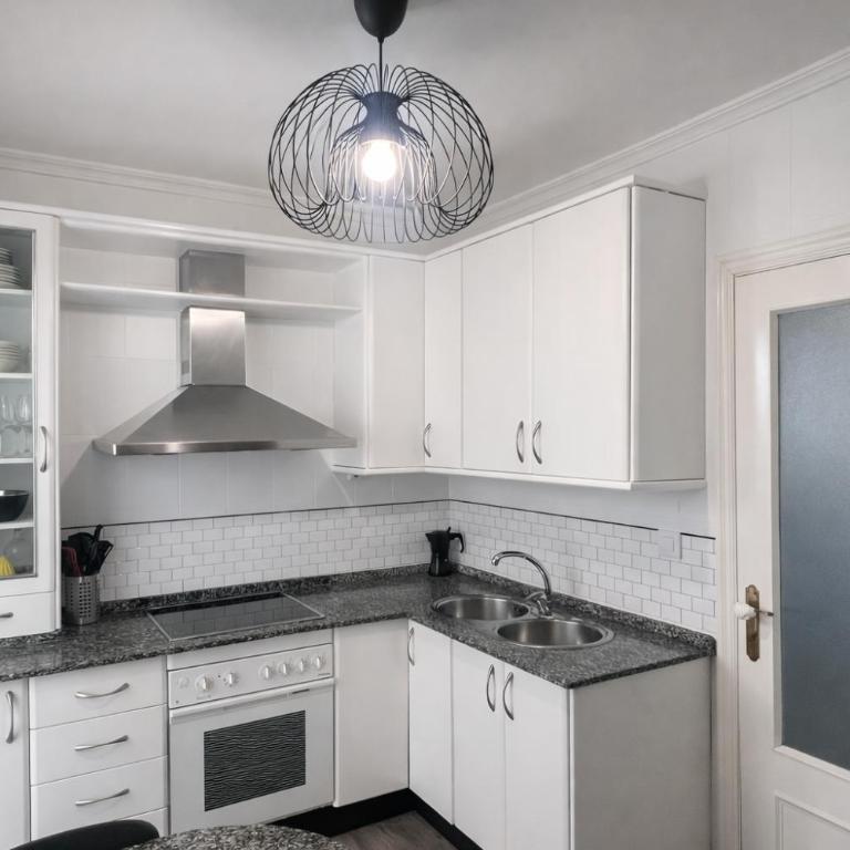 Apartamento 3 dormitorios con garaje y wifi gratis a pocos minutos del centro de Jerez - Apartamento Superior con 3 dormitorios - 33