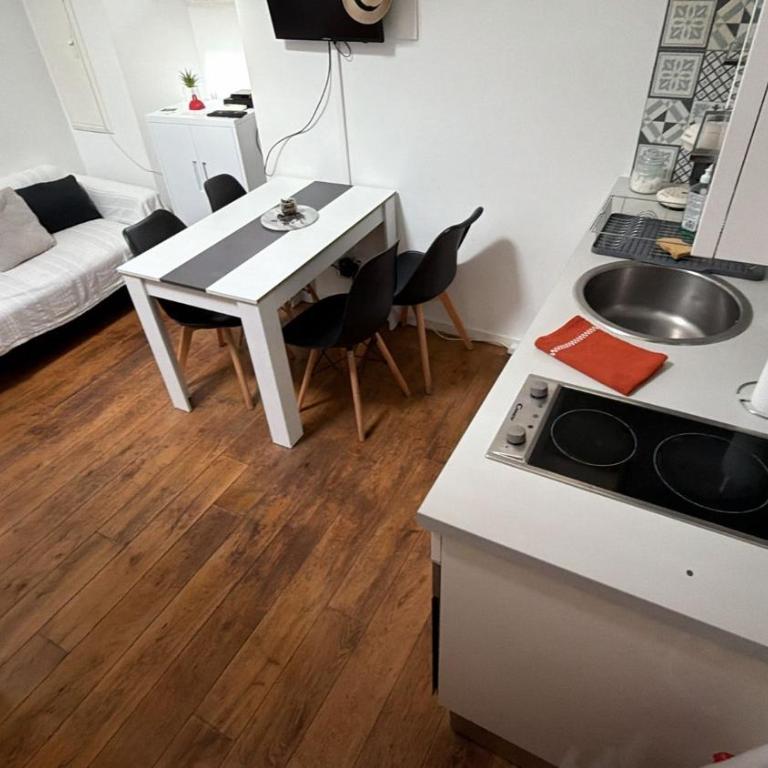 Appartement T2 coconing, WIFI, INTERNET, CLIM, 300m plage - Appartement 2 Chambres - 2