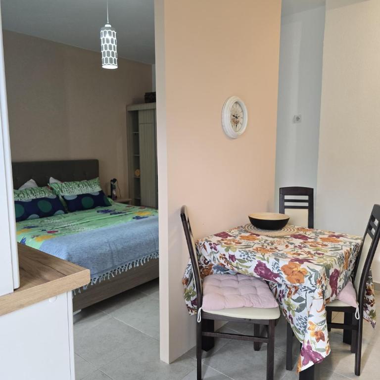 Miro guesthouse - Apartman sa 1 Spavaćom Sobom i Pogledom na Vrt - 3