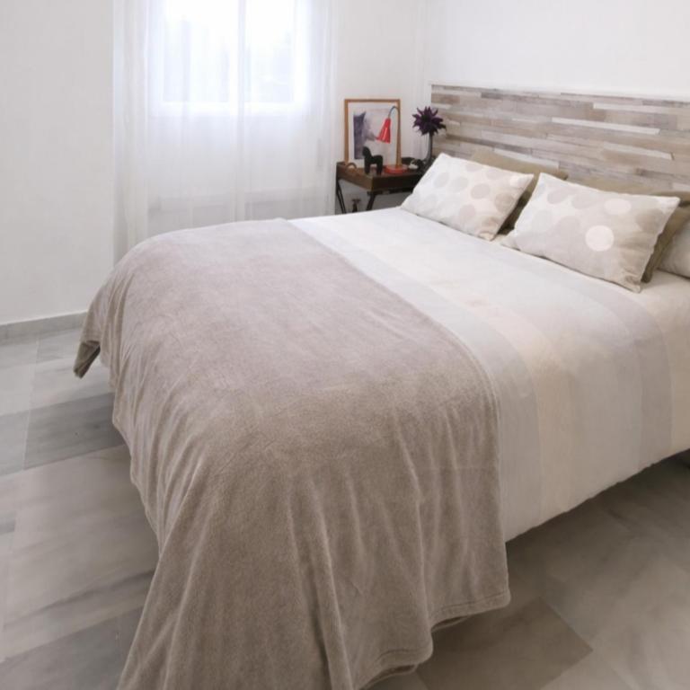 Apartamento 3 dormitorios con garaje y wifi gratis a pocos minutos del centro de Jerez - Apartamento Superior con 3 dormitorios - 20